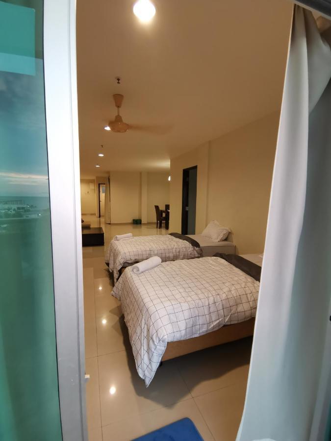 Spacious & Homey Apartment At Marina Island By Jomy Homestay Lumut Zewnętrze zdjęcie