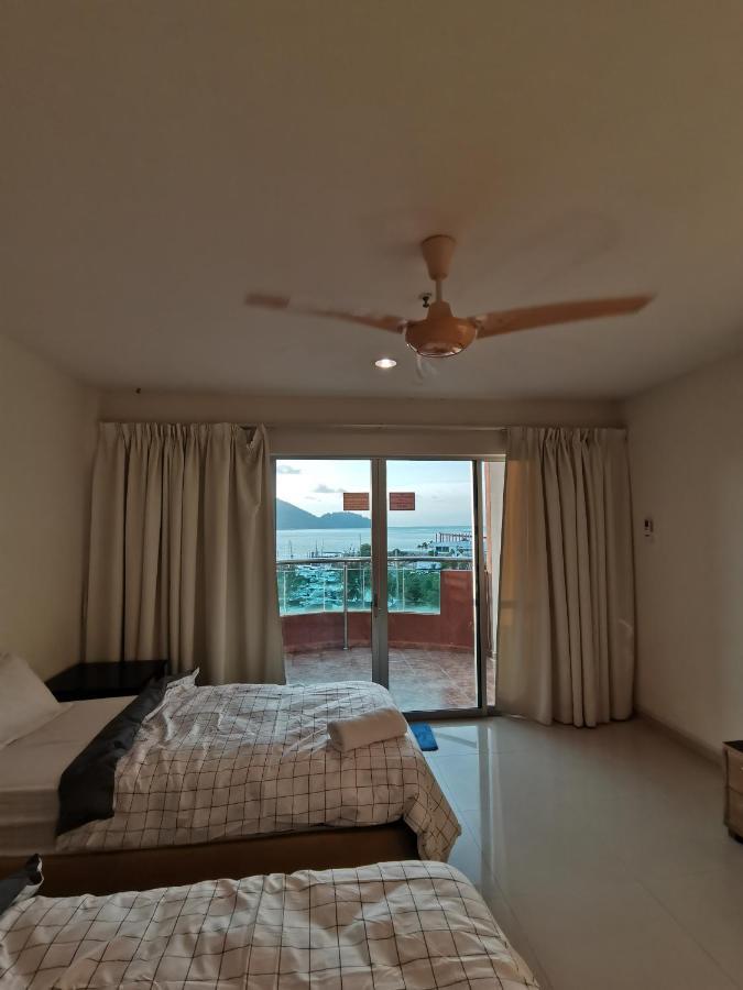 Spacious & Homey Apartment At Marina Island By Jomy Homestay Lumut Zewnętrze zdjęcie