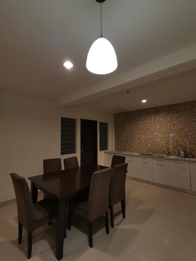 Spacious & Homey Apartment At Marina Island By Jomy Homestay Lumut Zewnętrze zdjęcie