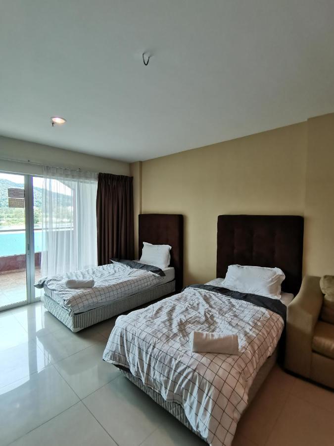 Spacious & Homey Apartment At Marina Island By Jomy Homestay Lumut Zewnętrze zdjęcie