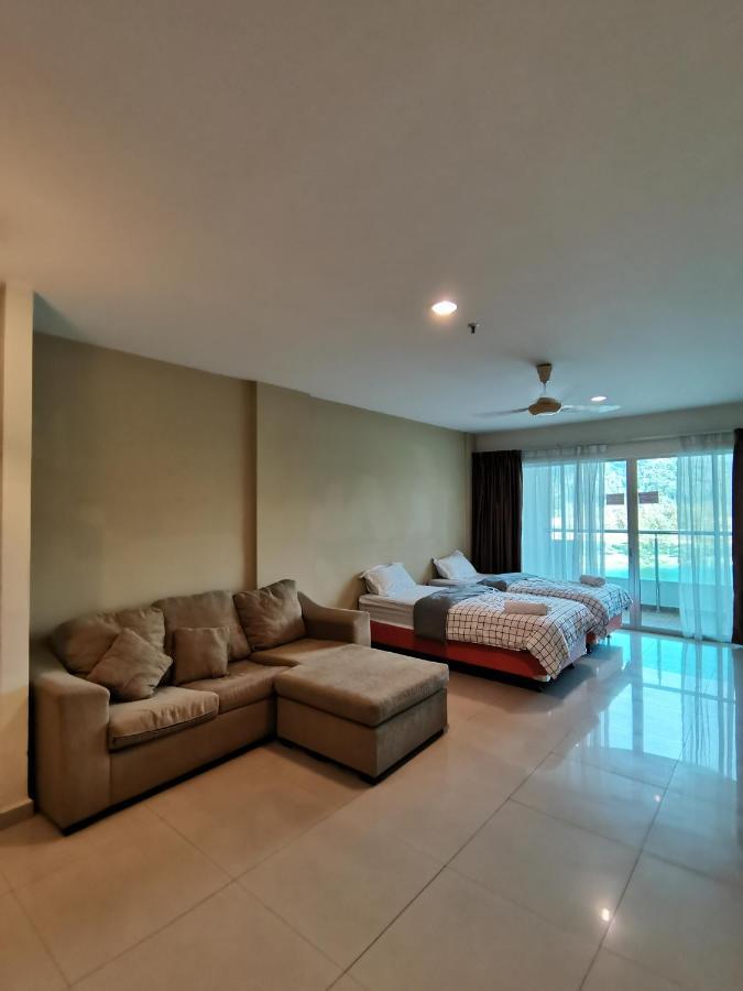 Spacious & Homey Apartment At Marina Island By Jomy Homestay Lumut Zewnętrze zdjęcie