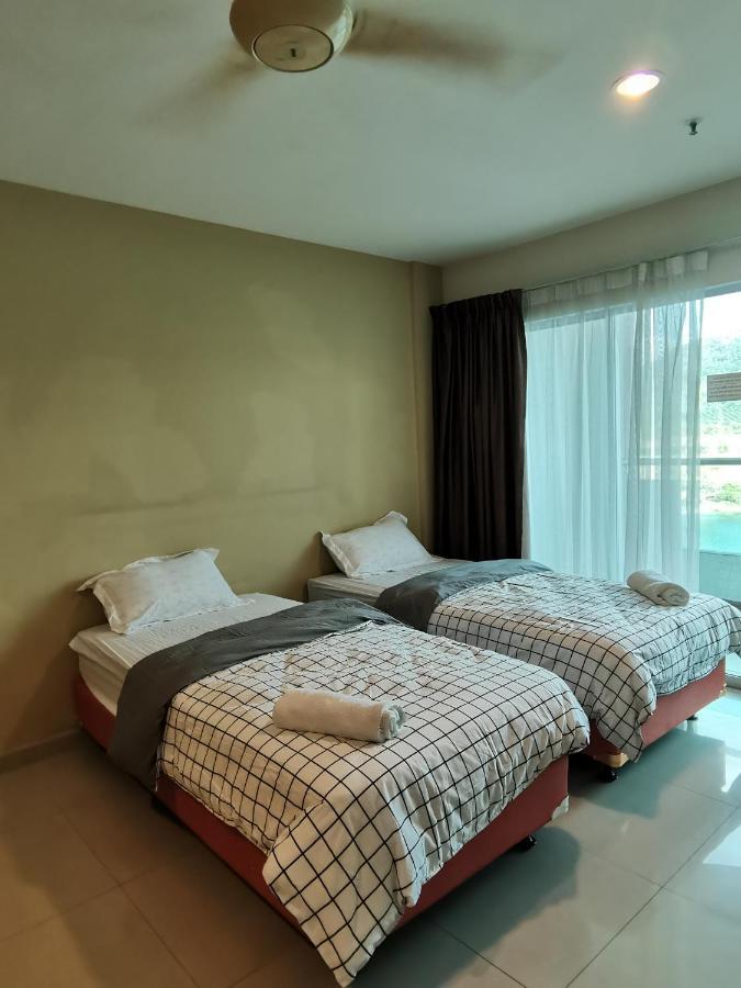 Spacious & Homey Apartment At Marina Island By Jomy Homestay Lumut Zewnętrze zdjęcie