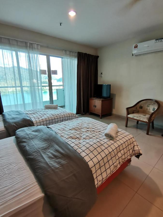 Spacious & Homey Apartment At Marina Island By Jomy Homestay Lumut Zewnętrze zdjęcie