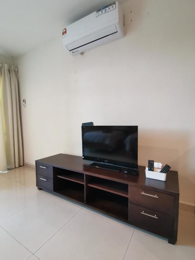 Spacious & Homey Apartment At Marina Island By Jomy Homestay Lumut Zewnętrze zdjęcie