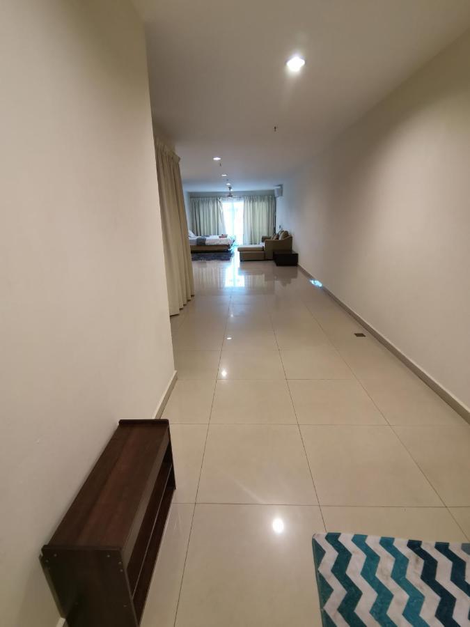 Spacious & Homey Apartment At Marina Island By Jomy Homestay Lumut Zewnętrze zdjęcie